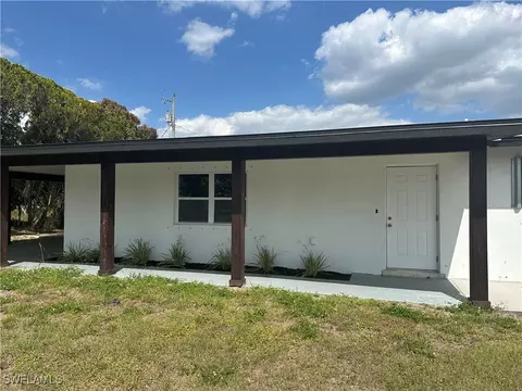 100 Wyoming Rd, Lehigh Acres, FL 33936
