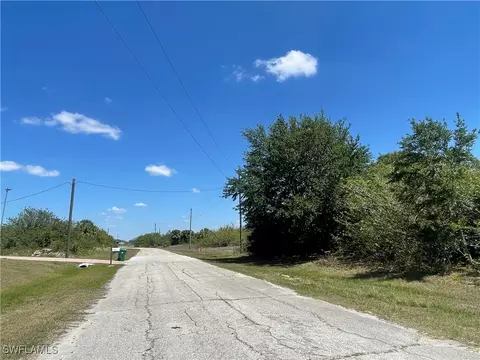 7026 Calder Ct, Labelle, FL 33935 photo 4