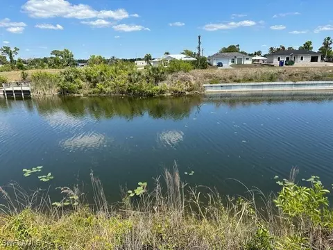 2625 NE 20th Pl, Cape Coral, FL 33909