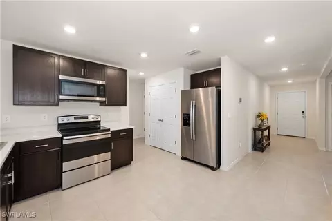 Entry Way - 7010 Beaver Cir, Labelle, FL 33935 photo 1 of 2