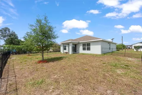 Exterior - 7010 Beaver Cir, Labelle, FL 33935 photo 6 of 7