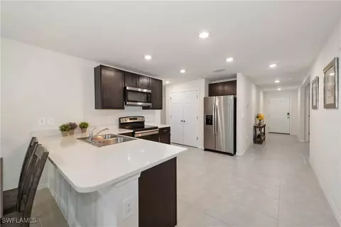Entry Way - 7010 Beaver Cir, Labelle, FL 33935 photo 2 of 2