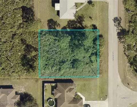392 Charwood Ave S, Lehigh Acres, FL 33974