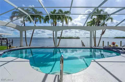13 Bayview Blvd, Fort Myers Beach, FL 33931