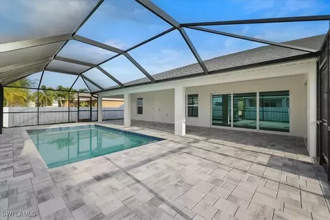 423 NE 20th St, Cape Coral, FL 33993