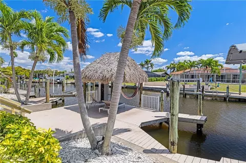 5613 Del Rio Ct, Cape Coral, FL 33904