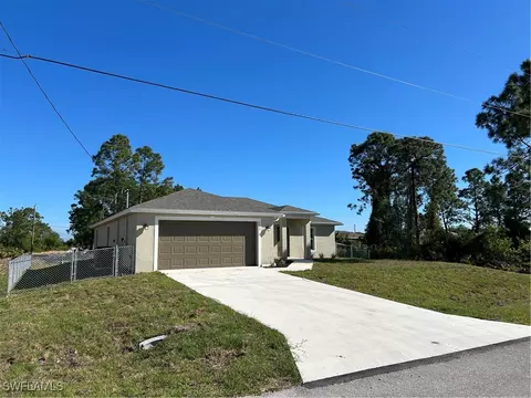 2809 Nadine Ln, Lehigh Acres, FL 33971
