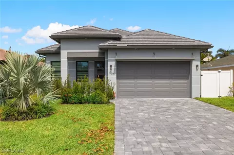 555 99th Ave N, Naples, FL 34108