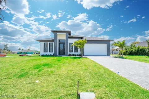 308 NW 10th Ter, Cape Coral, FL 33993