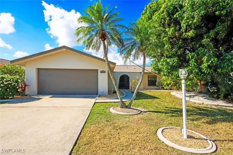 9753 Foxglove Cir, Fort Myers, FL 33919