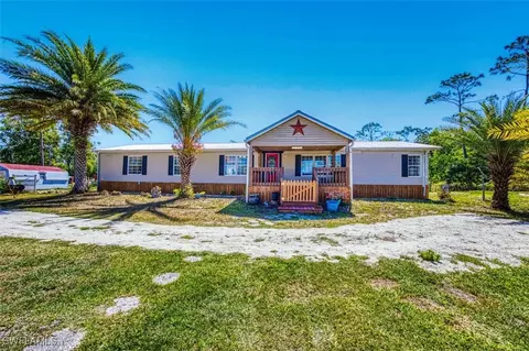 1216 Pine Ave, Labelle, FL 33935 photo 3