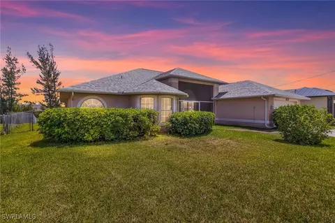 1943 SW 8th Ct, Cape Coral, FL 33991