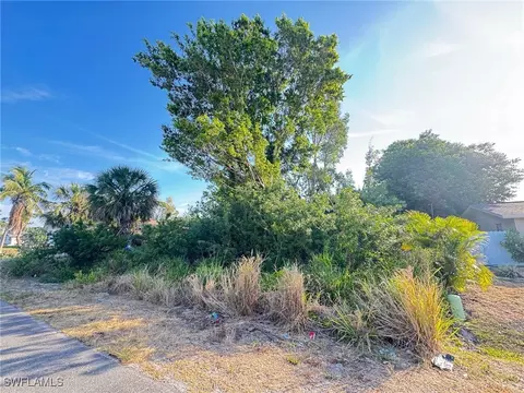18515 Flamingo Rd, Fort Myers, FL 33967