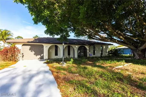 242 Ground Dove Cir, Lehigh Acres, FL 33936