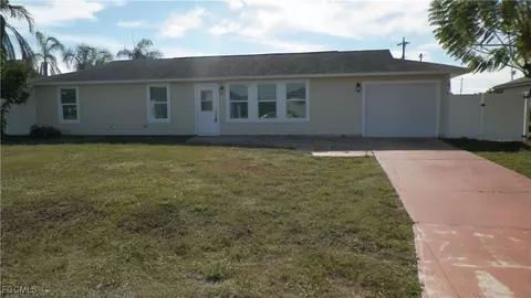 1614 NE 12th St, Cape Coral, FL 33909