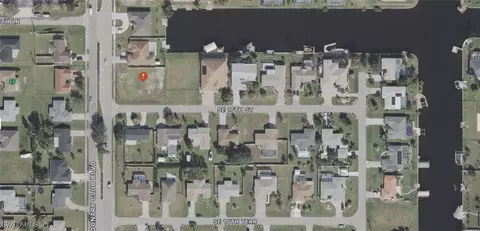 1429 Country Club Blvd, Cape Coral, FL 33990