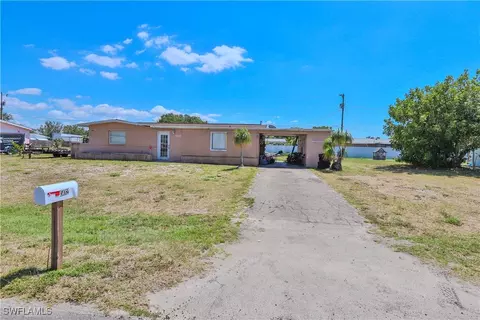 502 Bougainvillea Rd W, Lehigh Acres, FL 33936