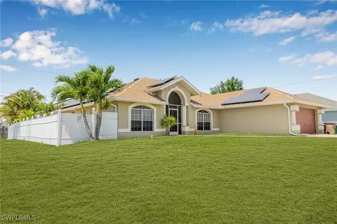 2720 NE 7th Ave, Cape Coral, FL 33909