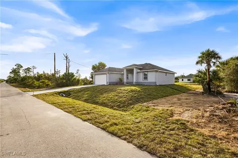 407 W 7th St, Lehigh Acres, FL 33972 photo 3