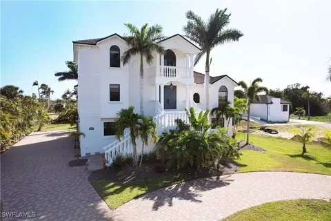16770 Jacaranda Dr, Fort Myers, FL 33908