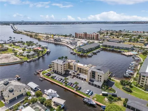 4647 SE 17th Pl #103, Cape Coral, FL 33904