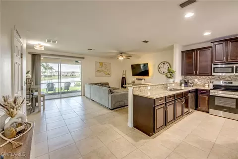 3823 Clearbrook Ln, Fort Myers, FL 33966