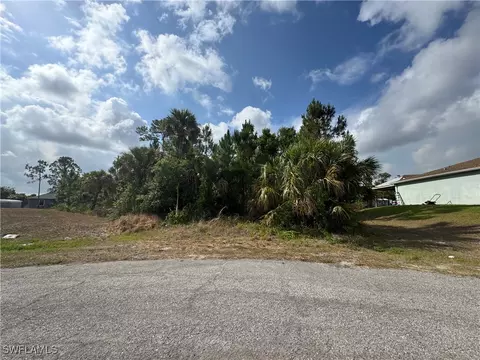 5012 Pace Ct, Labelle, FL 33935 photo 2