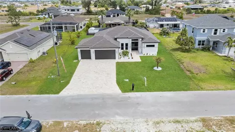 2243 SW 2nd Ln, Cape Coral, FL 33991