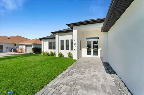 2813 NW 41st Ave, Cape Coral, FL 33993