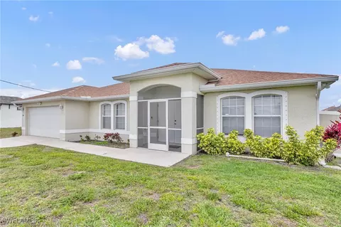 208 SW 24th Pl, Cape Coral, FL 33991