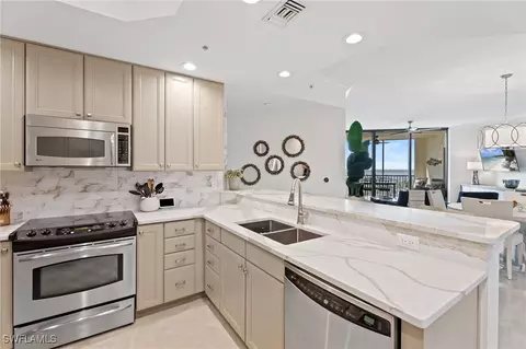 5793 Cape Harbour Dr #1111, Cape Coral, FL 33914