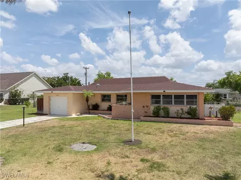 3829 SE 2nd Ave, Cape Coral, FL 33904