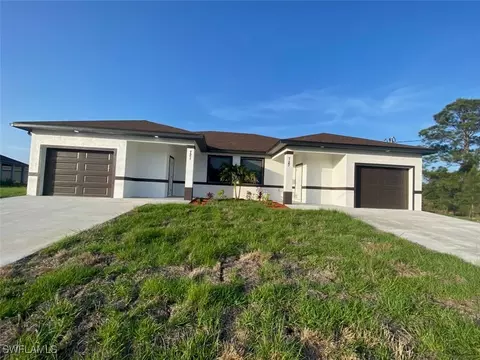 721-723 Circle Dr, Lehigh Acres, FL 33973