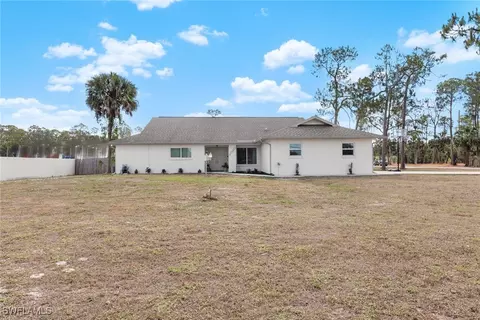 2080 39th St SW, Naples, FL 34117