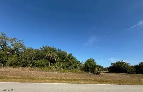 March Ln, Labelle, FL 33935