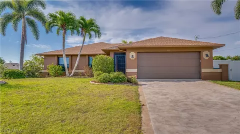 1017 SW 37th Ln, Cape Coral, FL 33914