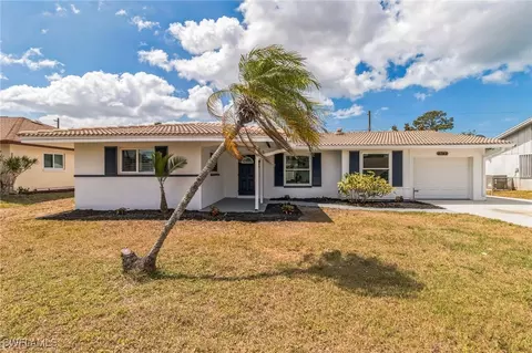 4048 Mohawk Pl, Naples, FL 34112