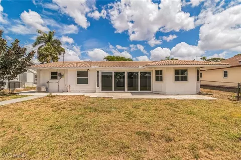 Exterior - 4048 Mohawk Pl, Naples, FL 34112 photo 4 of 8