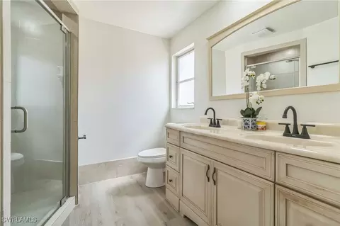 Bath - 4048 Mohawk Pl, Naples, FL 34112 photo 2 of 2