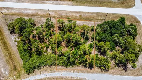 Mansfield Cir, North Port, FL 34288