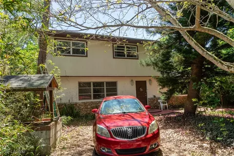 616 Sanctuary Rd, Naples, FL 34120