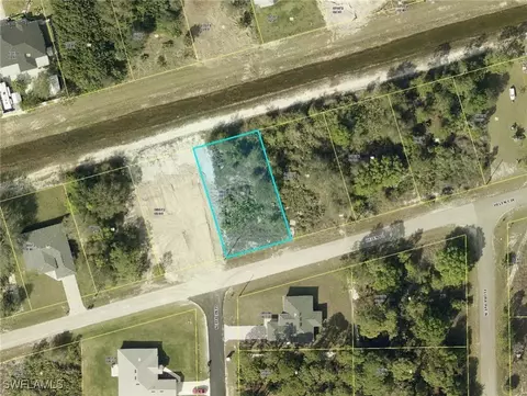 2706 Helen Pl, Lehigh Acres, FL 33971
