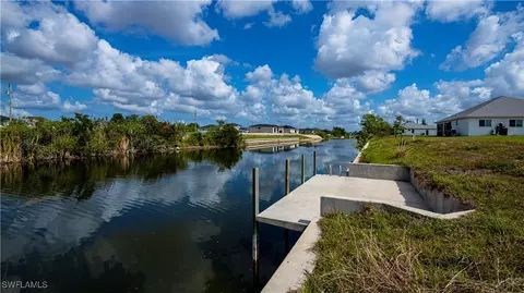 2016 NE 1st Pl, Cape Coral, FL 33909