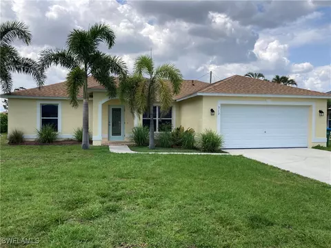 317 SE 27th Ter, Cape Coral, FL 33904