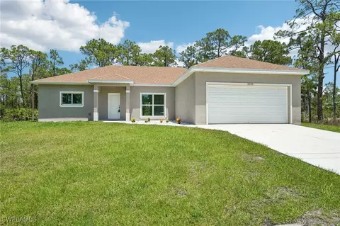 3205 E 21st St, Alva, FL 33920
