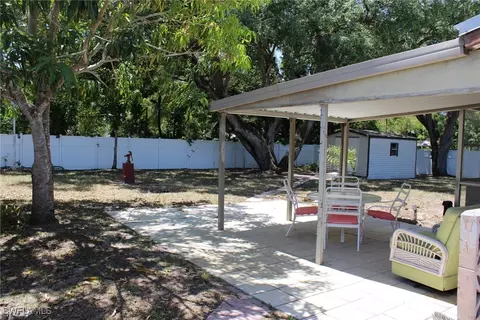 Exterior - 4049 Rainbow Cir, Labelle, FL 33935 photo 5 of 6