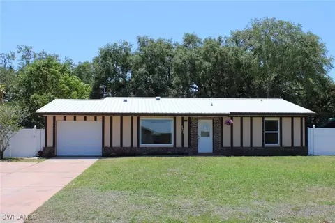 4049 Rainbow Cir, Labelle, FL 33935