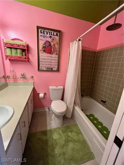 Bath - 4049 Rainbow Cir, Labelle, FL 33935 photo 1 of 2