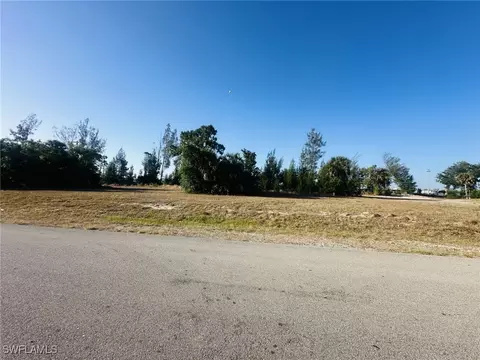 2148 NE 39th Ter, Cape Coral, FL 33909