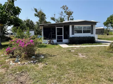 5099 Flamingo Dr, Saint James City, FL 33956